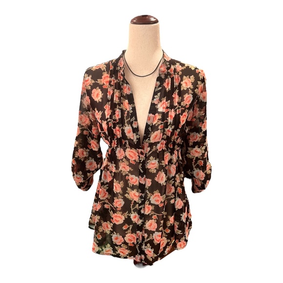 Flowy & Flowery Top - Picture 1 of 3